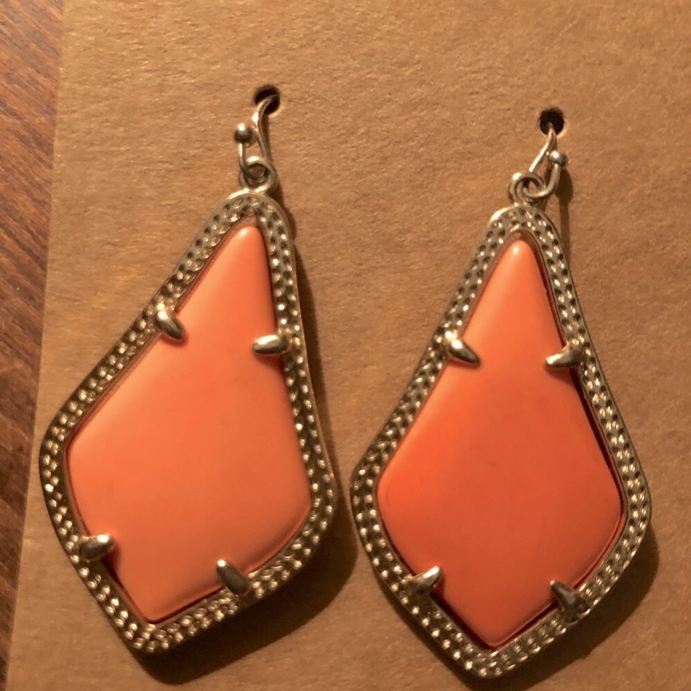 Kendra Scott Earrings- GUC